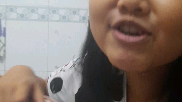 pha hát chui vào lòng đất của kitty