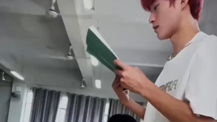 Apa itu teman macam rubah dan anjing? Yaitu punya kecerdikan ala rubah dan trik licik ala anjing.