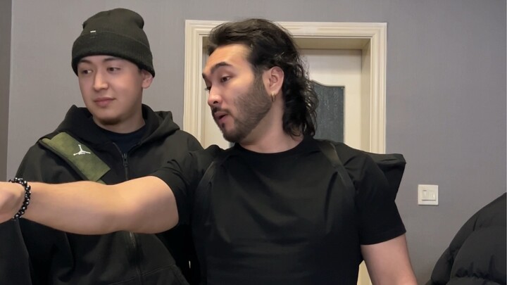 搁这儿围魏救赵呢？