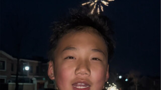 小朋友终于盼来了春节，祝大家新年快乐
