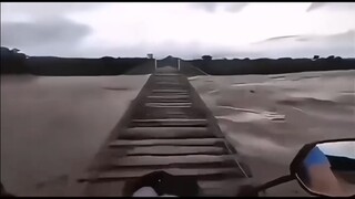 "لا تنظر، أنا خائف"