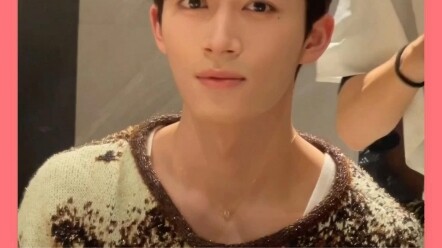ความทรงพลังของไฟหน้าจากผู้กำกับจูนั้นมากแค่ไหน #หวังซิงเยว่ และ #ไป๋ลู่ ต่างก็สัมผัสได้อย่างลึกซึ้ง 