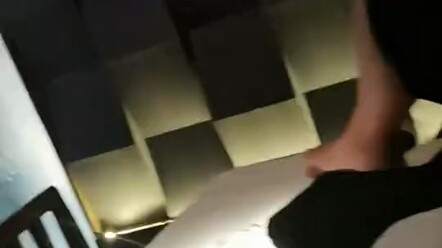 Anakku dapat nilai sempurna, ayo kita pergi santai sejenak.