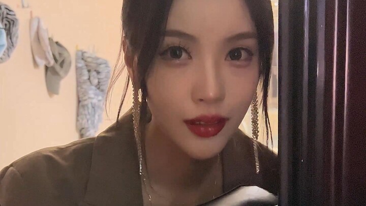 跑累了，进屋喝口水应该不过分吧？