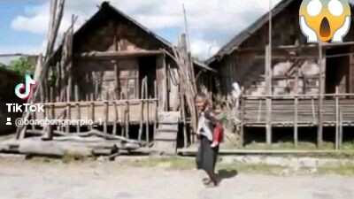 kakaibang tribo sa buong mundo