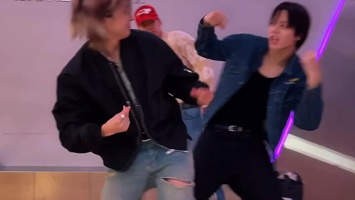 【LNGSHOT】พ่อพัคแจบอมสุดท้ายก็ได้ร่วมงานกับ cha แล้ว!