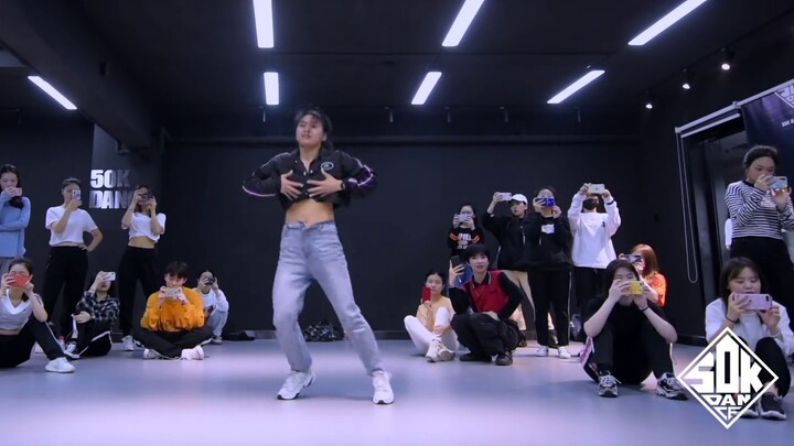 Changsha Fifty Moments | Yinyin nhảy theo bài hát "Hip" của MAMAMOO trong phiên bản lớp học