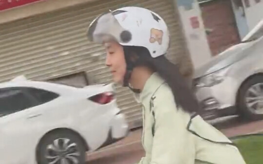 Perasaan deg-degan pertama itu benar-benar indah—tampaknya aku masih muda.