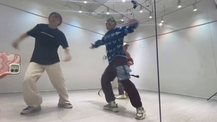 I tried to choreograph the Bigger Bigger BaNG!!! choreography that makes teammates kill me [Paradoxl