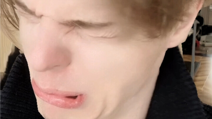 อายุไม่สอดคล้องกับสถานการณ์จริง (ถ้าไม่เปรียบเทียบก็ไม่เจ็บ)