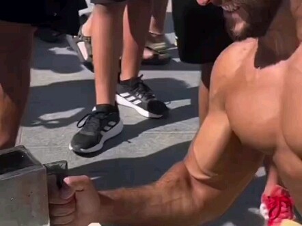 أوضح أن المعرفة قوة