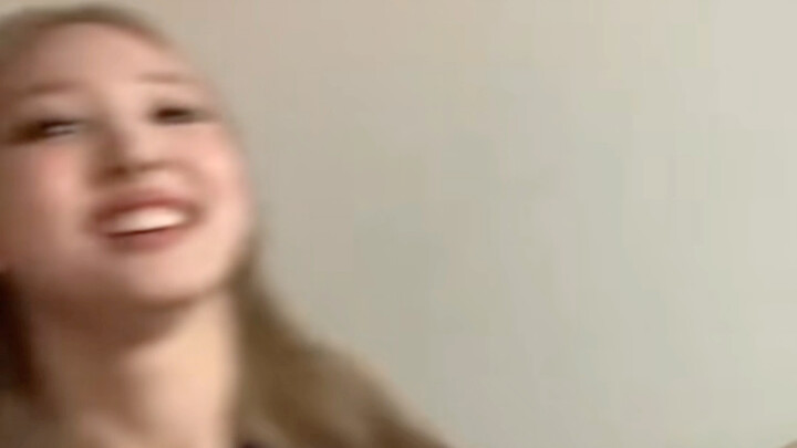 【Lin Nayeon】Này! Dừng lại đi!