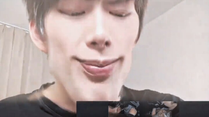 Mencoba menyalahkan kepribadian kedua