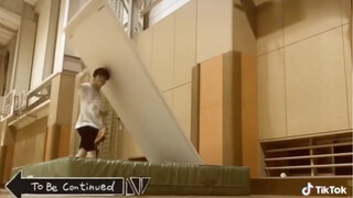 بمجرد أن تُعزف هذه المقطوعة، يجتمع كل القرية لتناول الطعام.