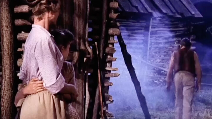 Đứa trẻ nghịch ngợm này hơi bạo, định mang gấu con về nhà làm thú cưng “Chó vàng phim ảnh”