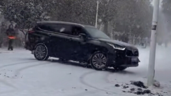 网络热门事故分析：冰雪路面之“救车指南”