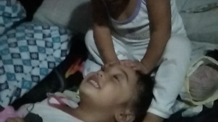 mag pinsan natakot sa tunog ng ulan 😂🤣