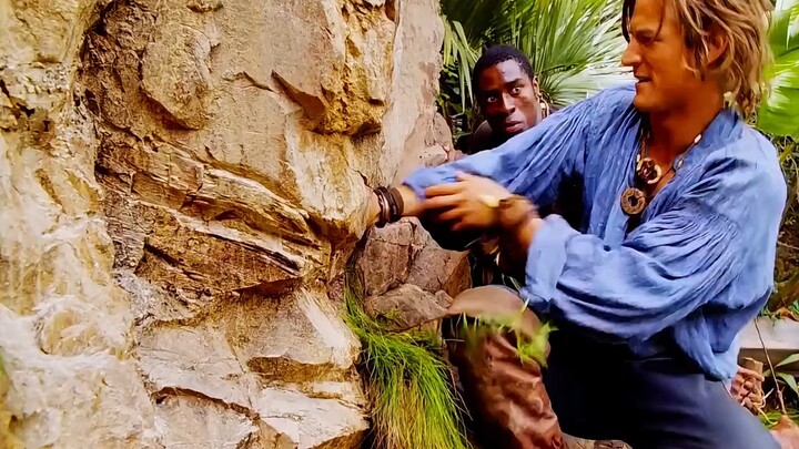 Pria terdampar di pulau terpencil selama belasan tahun, baru saja bertemu sebuah kapal, malah berhad