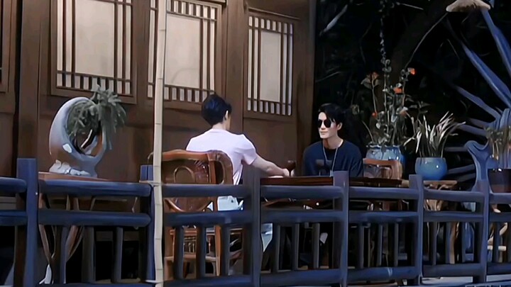 “ดูเหมือนในโลกนี้จะมีเพียงเสี่ยวฮวาคนเดียวเท่านั้นที่เป็นห่วงว่าอาการตาบอดของชายตาบอดจะแย่ลงหรือไม่ 