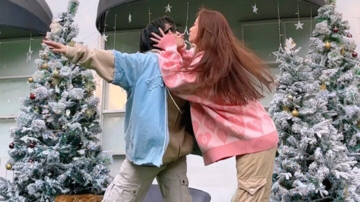 Thật mệt mỏi khi phải giả vờ ngọt ngào, nhưng may mắn thay chúng ta thực sự ngọt ngào