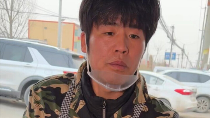 挑战用100元刮刮乐找粥饼伦换灌饼，起猛了看见杰伦给我做灌饼了。