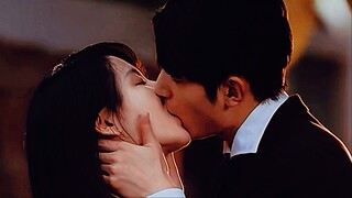 She who is dangerous to me: This is what a kissing scene is, it really feels good to watch