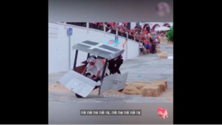 Khoảnh khắc siêu hài hước của dân địa cầu 2