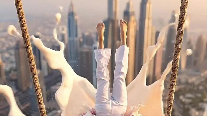 Bị 🤖 dịch chuyển lên bầu trời thành phố, nhận cầu trượt bánh ngọt tại 12 chòm sao