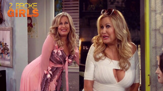 (2 Broke Girls) คิม คาร์แดเชี่ยน ให้เลียนแบบไม่ได้ให้ทำเกินหน้าเกินตา