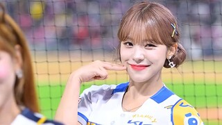 [4K] Cheerleader Lee Da-hye dances in baseball uniform
