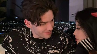 Challenge: stare at your boyfriend's lips. Who will be moved first?