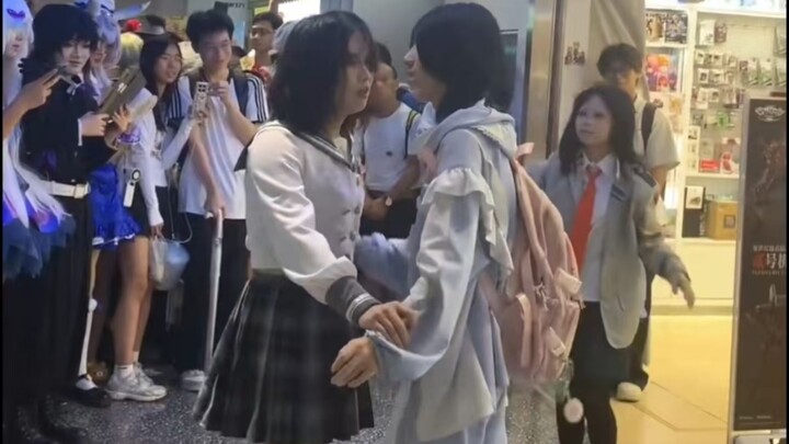 Lại là cao nhân từ đâu xuất hiện vậy?