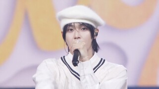 เวทีการแสดงคอนเสิร์ตครอบครัวของ RIIZE ฉบับคัฟเวอร์เพลง Hug