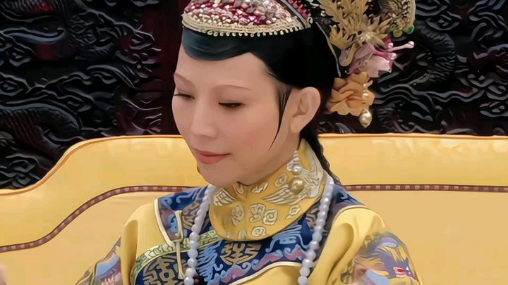 Qingying never wanted to be his consort in the first place, so she deliberately acted this way.