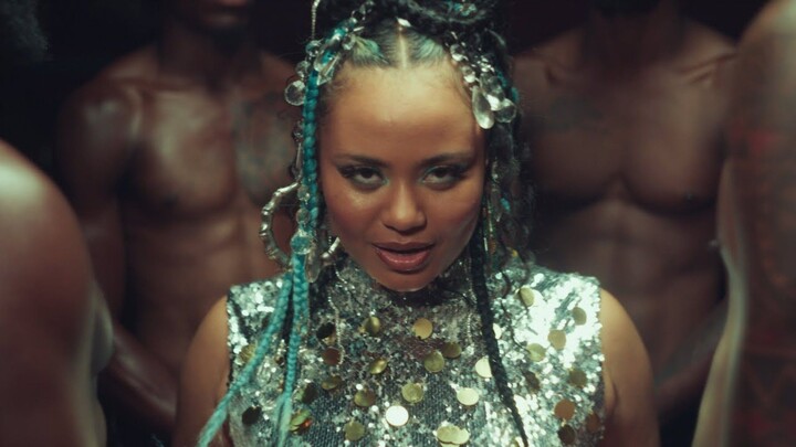 MOLIY, Shenseea, Skillibeng, Silent Addy - Shake It To The Max (Fly) (Remix) (OFFICIAL MUSIC VIDEO