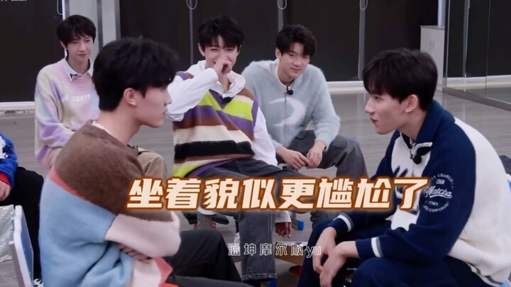 【Dư Vũ Hàm】“Ai mà chịu nổi anh chàng lực lưỡng nũng nịu thế này chứ!!”