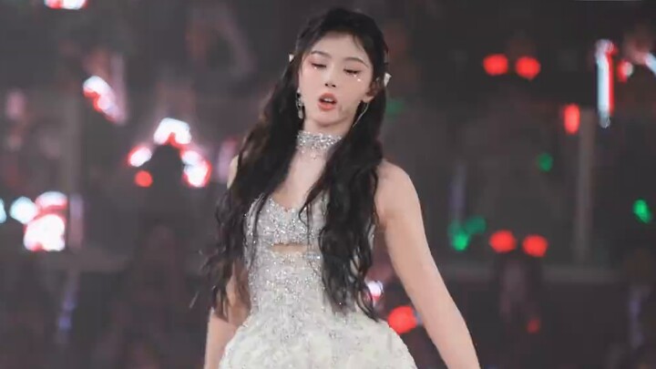 My heart is firmly held by Kong Xueer | A Little Bit straight shot clip