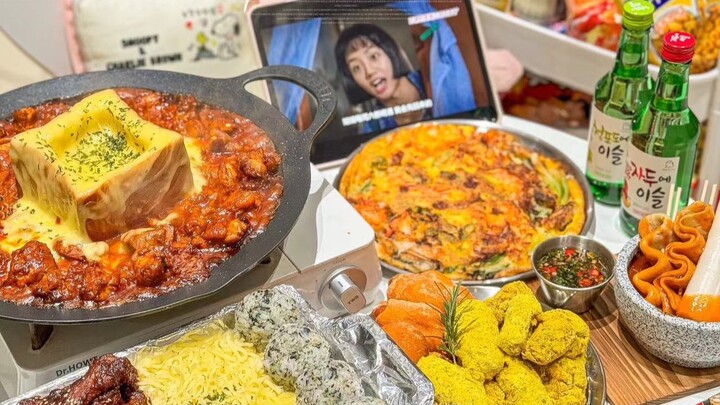 Ôi trời!! Ai mà cưỡng lại được việc vừa xem phim Hàn vừa nhâm nhi món ăn đêm ấm nóng giữa mùa đông c