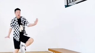 Wang Xinling's bosses are here to dance! "Da Da Da" original fat-burning dance!