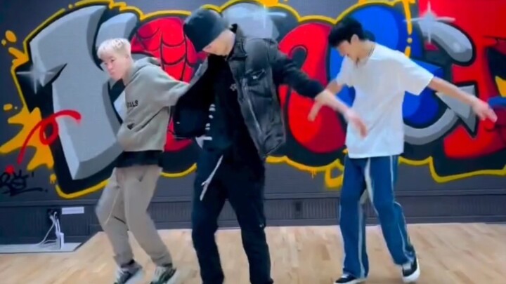 【街头男战士】MC终于跳舞了！WDBZ&Vata&姜丹尼尔&youngbin &dope.k challenge视频