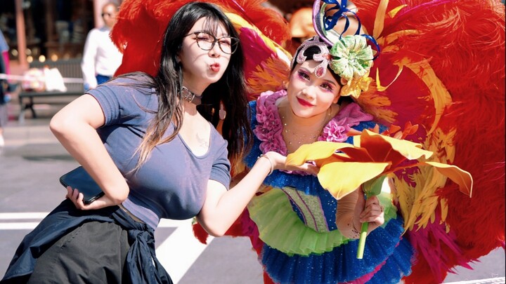 Universal Studios Spring Carnival Party ฉันชอบการแสดงนี้มาก! ฉันตัดต่อวิดีโอที่ทุกคนถ่ายให้ฉัน