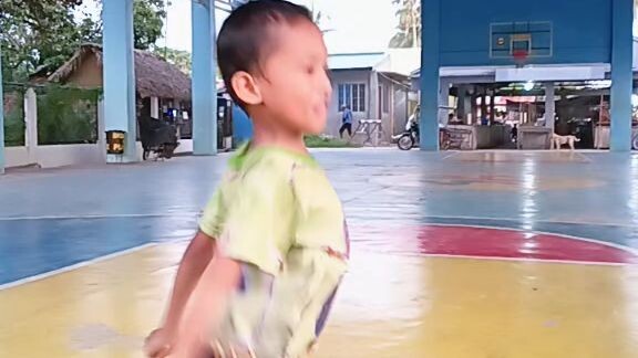 He Knows how to dance