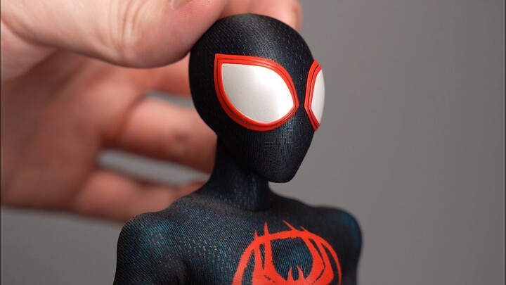 Người Nhện đi giày AJ còn sành điệu quá đỗi?! HotToys Người Nhện: Vũ Trụ Xa Xăm – Miles Morales