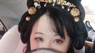 A 400-square-meter "three-pit" store in downtown Shanghai—where you can even try on accessories wort