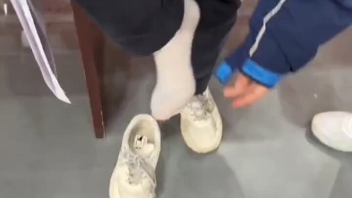 开学时的尴尬时刻