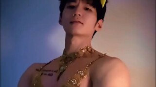 A young man who doesn't want to dance 😠 #OnlyLegendsKnow