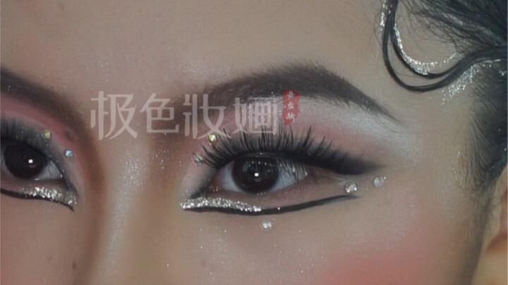 การทดลองใหม่กับเมคอัพลายตัน