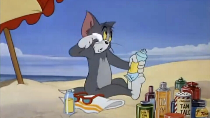 Tom also knows about sun protection, haha.