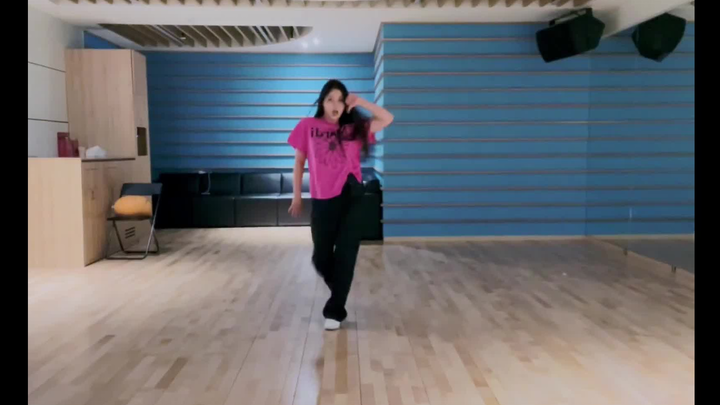 ITZY's junior, Kyujin, covers her senior's latest English single "Boys Like You"! NMIXX & ITZY's dre