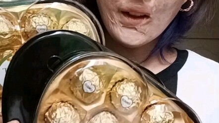 أحب الشوكولاتة أكثر من أي شيء، لذيذة جدًا ✌